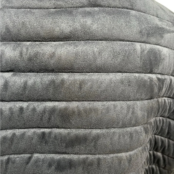 ❌SOLD ❌
Zara Men’s Quilted Transitional Leather Jacket in Navy Blue - Picture 6 of 10